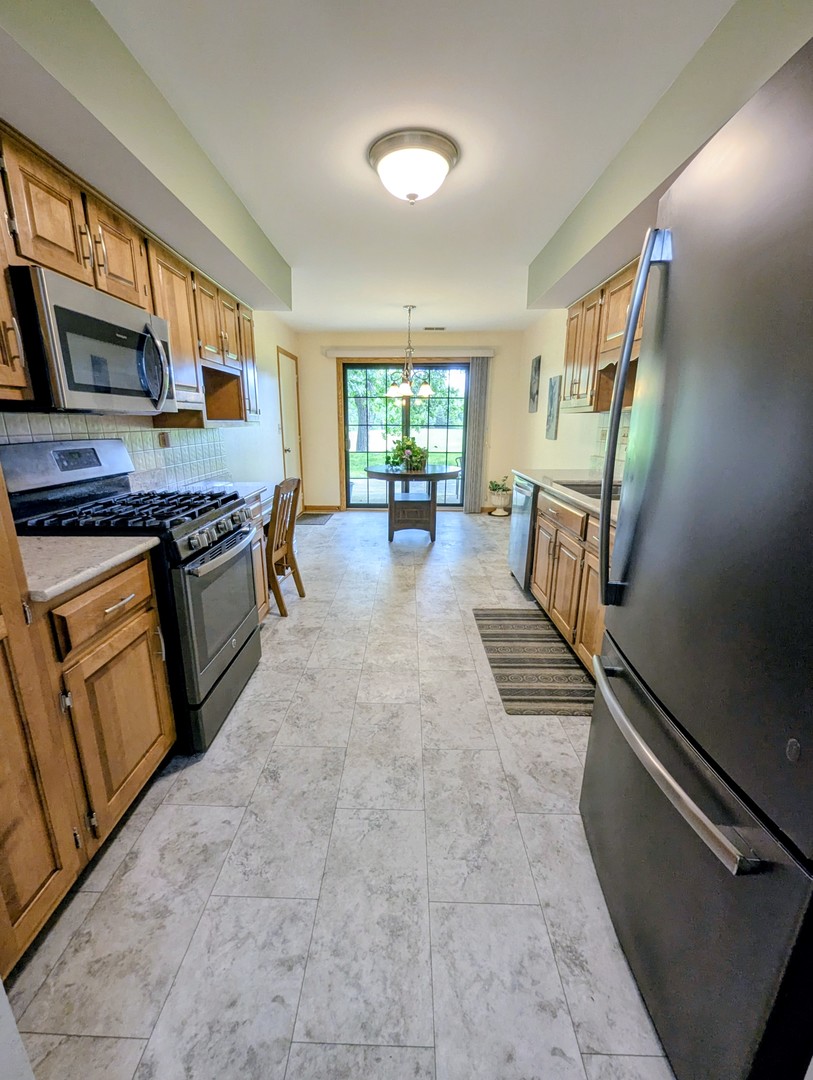 11511 Autobahn Drive #102, Palos Park, IL 60464
