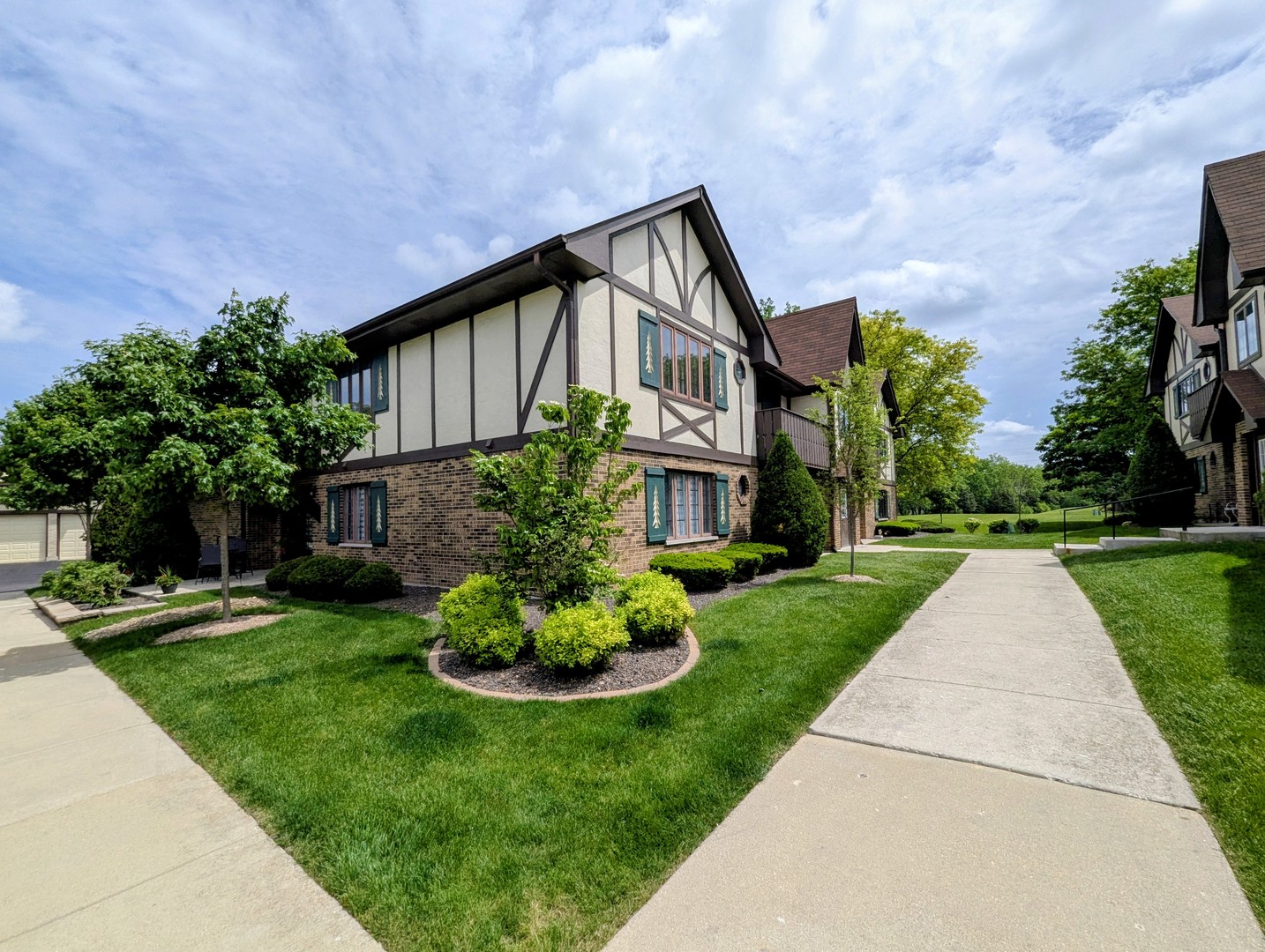 11511 Autobahn Drive #102, Palos Park, IL 60464