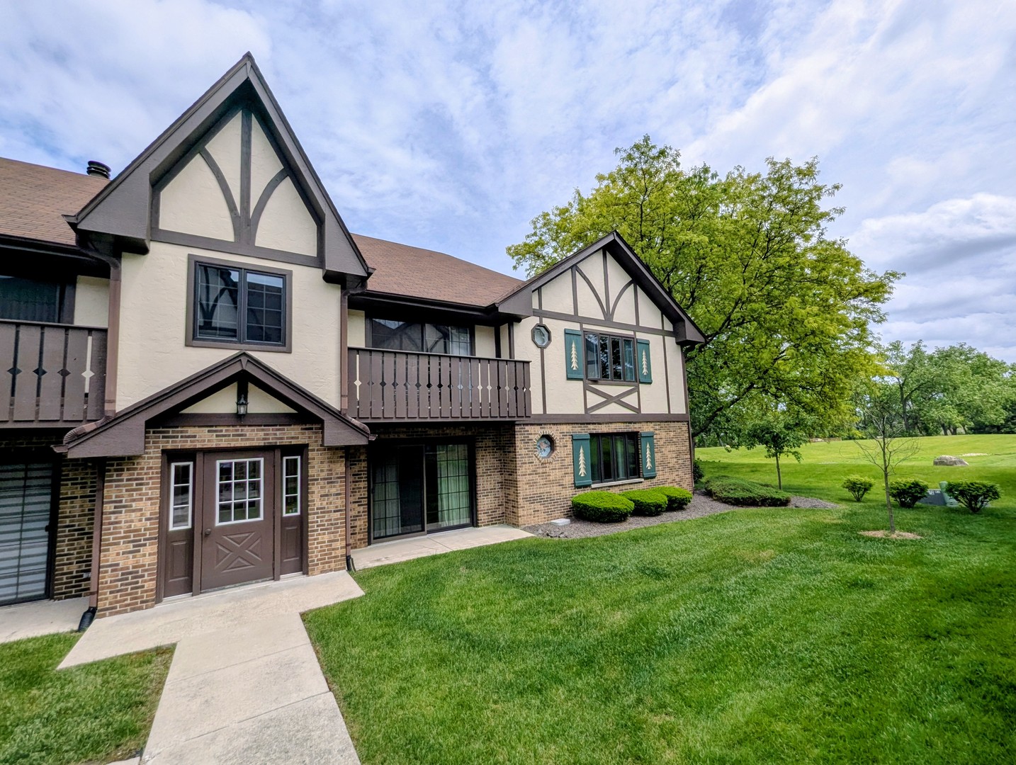 11511 Autobahn Drive #102, Palos Park, IL 60464