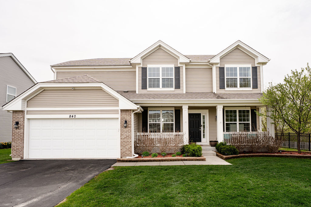 840 Wildwood Drive, Pingree Grove, IL 60140
