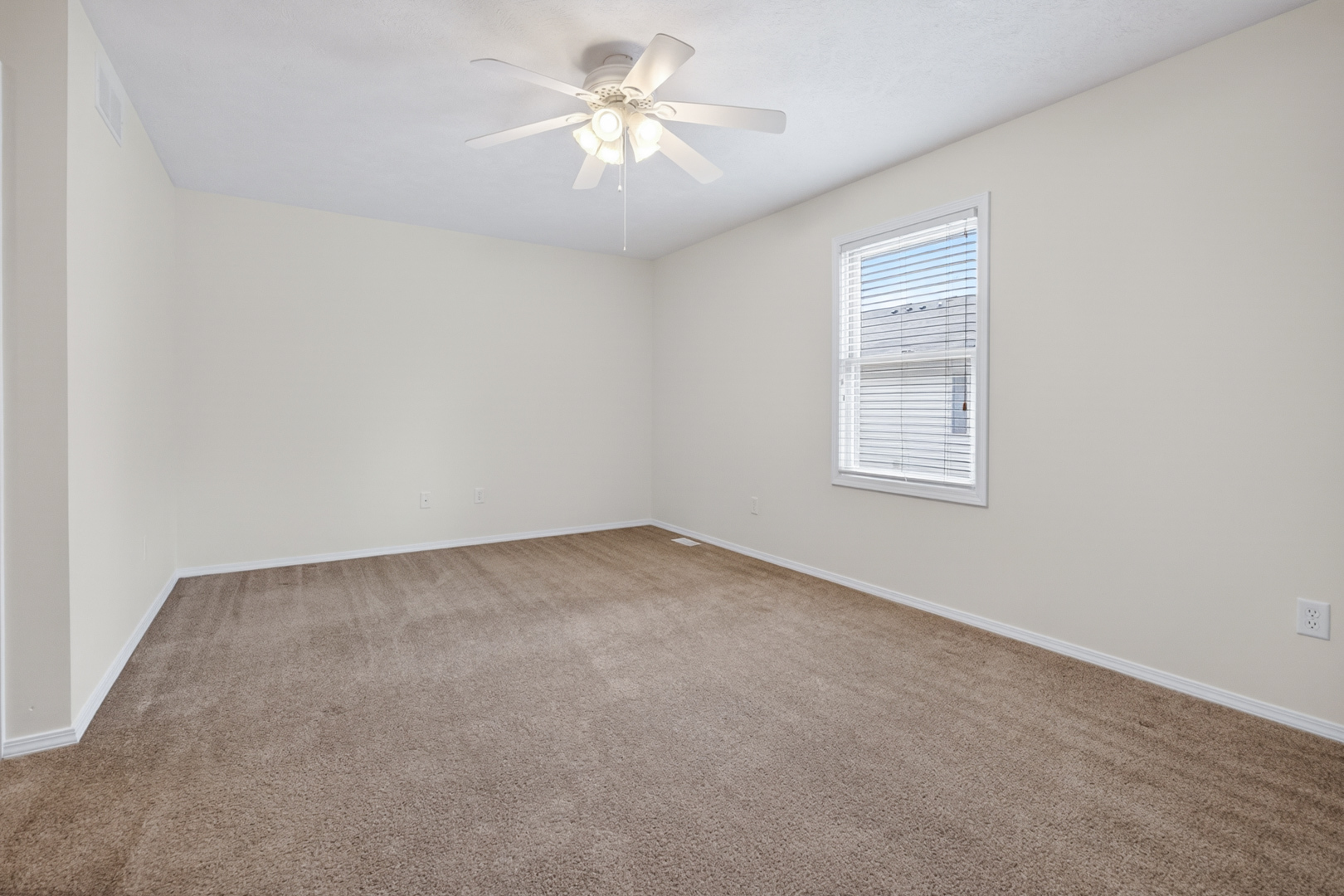 3 Ross Drive #6, Bloomington, IL 61701