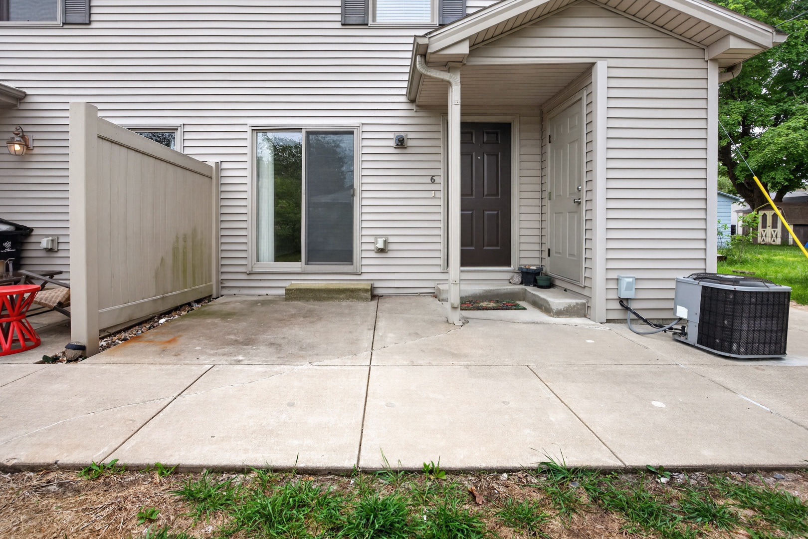 3 Ross Drive #6, Bloomington, IL 61701