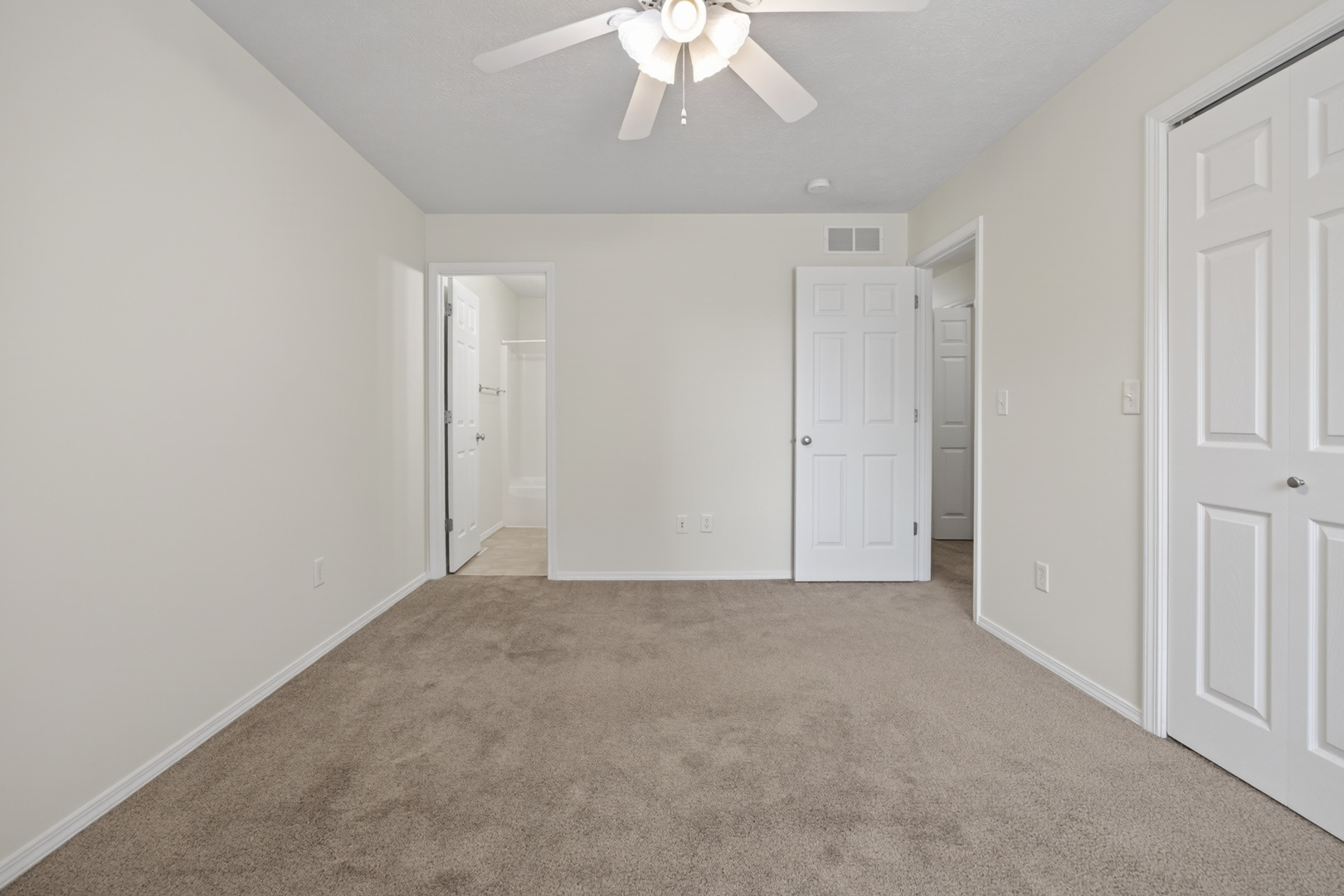 3 Ross Drive #6, Bloomington, IL 61701