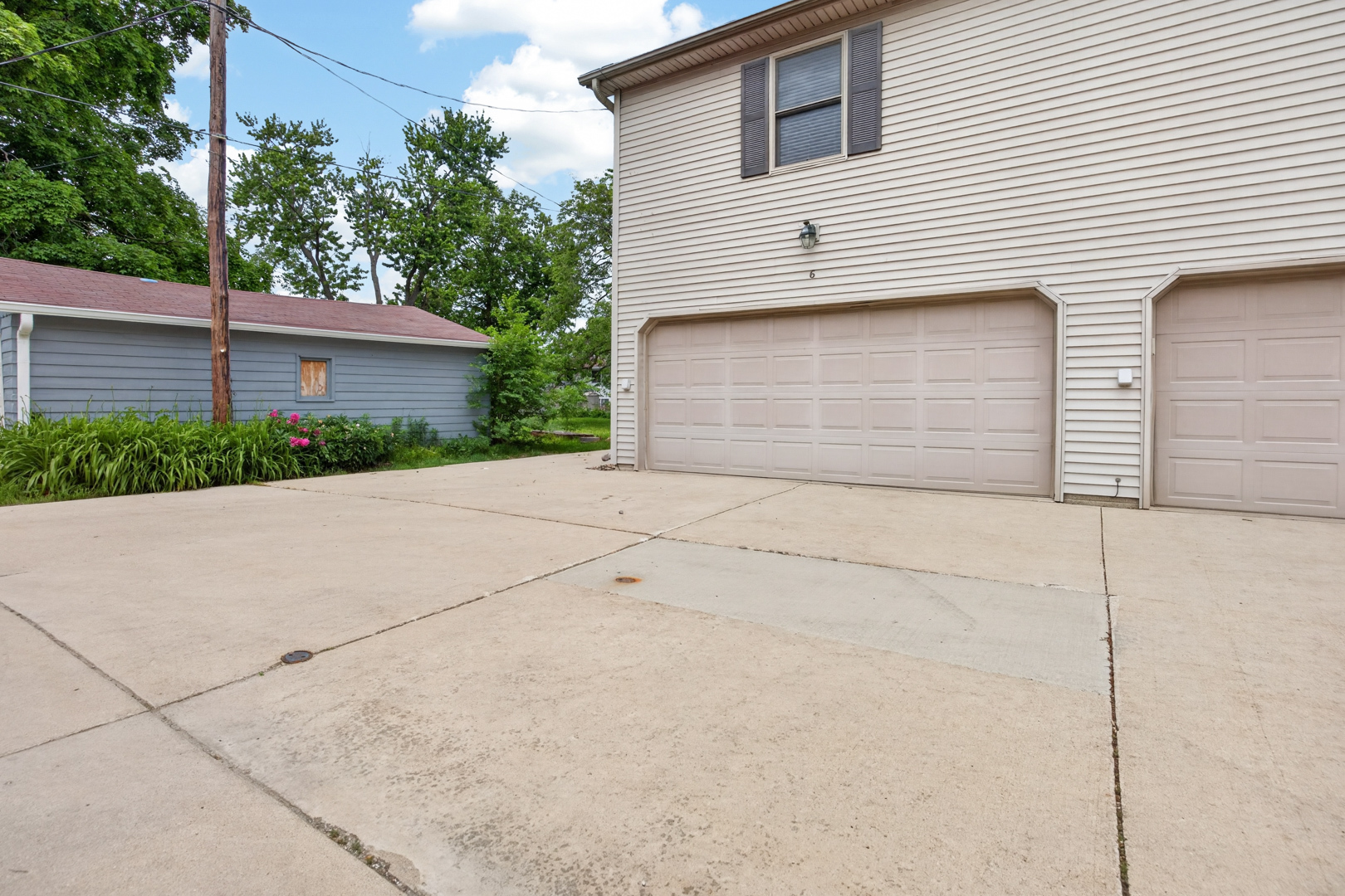 3 Ross Drive #6, Bloomington, IL 61701
