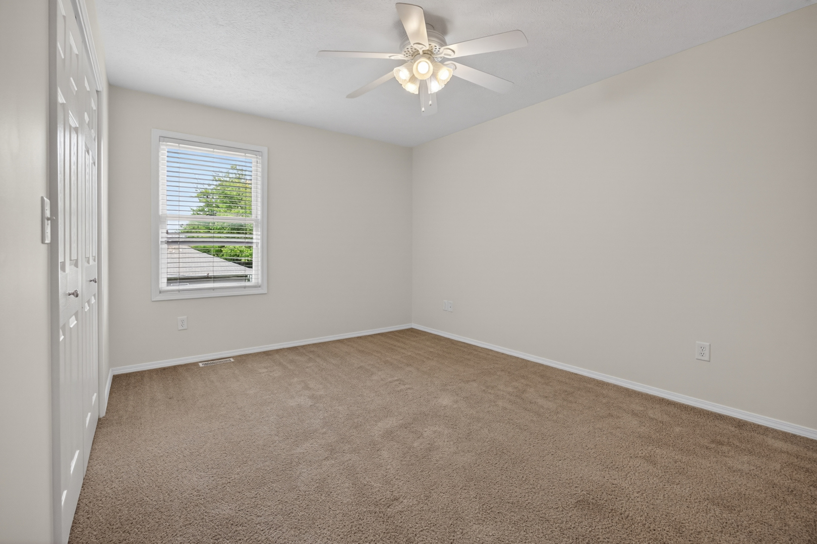3 Ross Drive #6, Bloomington, IL 61701