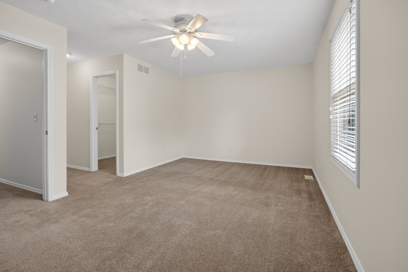 3 Ross Drive #6, Bloomington, IL 61701