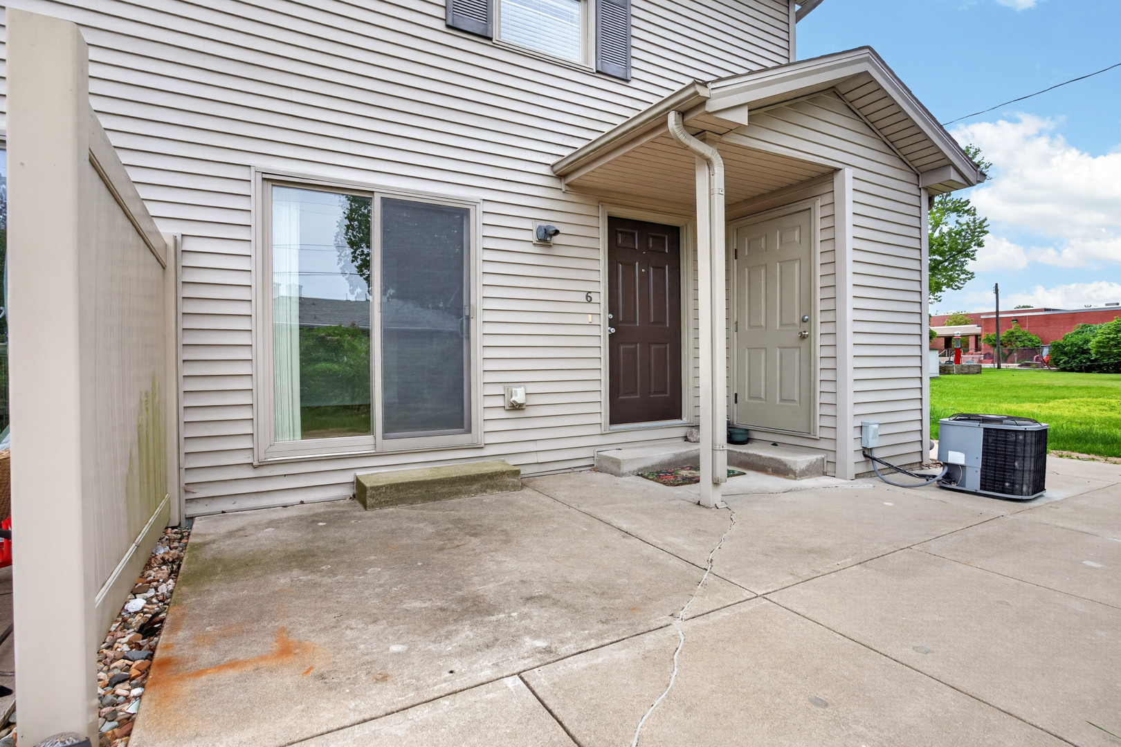 3 Ross Drive #6, Bloomington, IL 61701