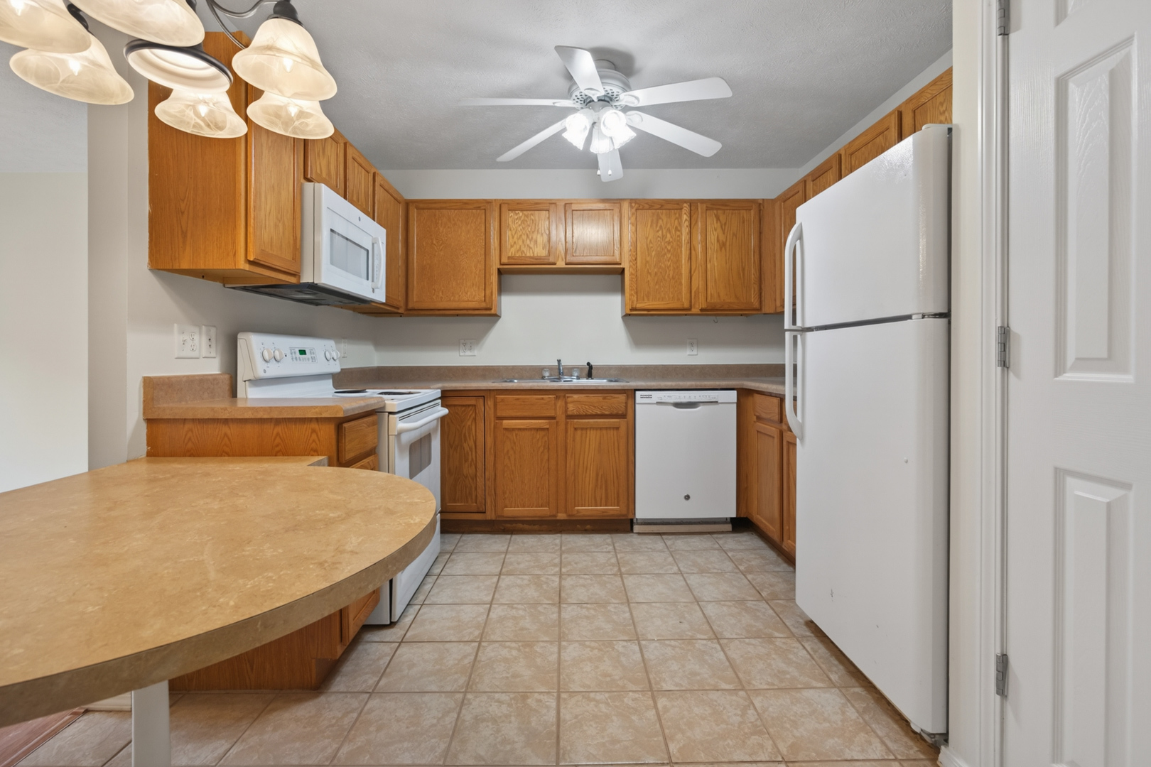 3 Ross Drive #6, Bloomington, IL 61701