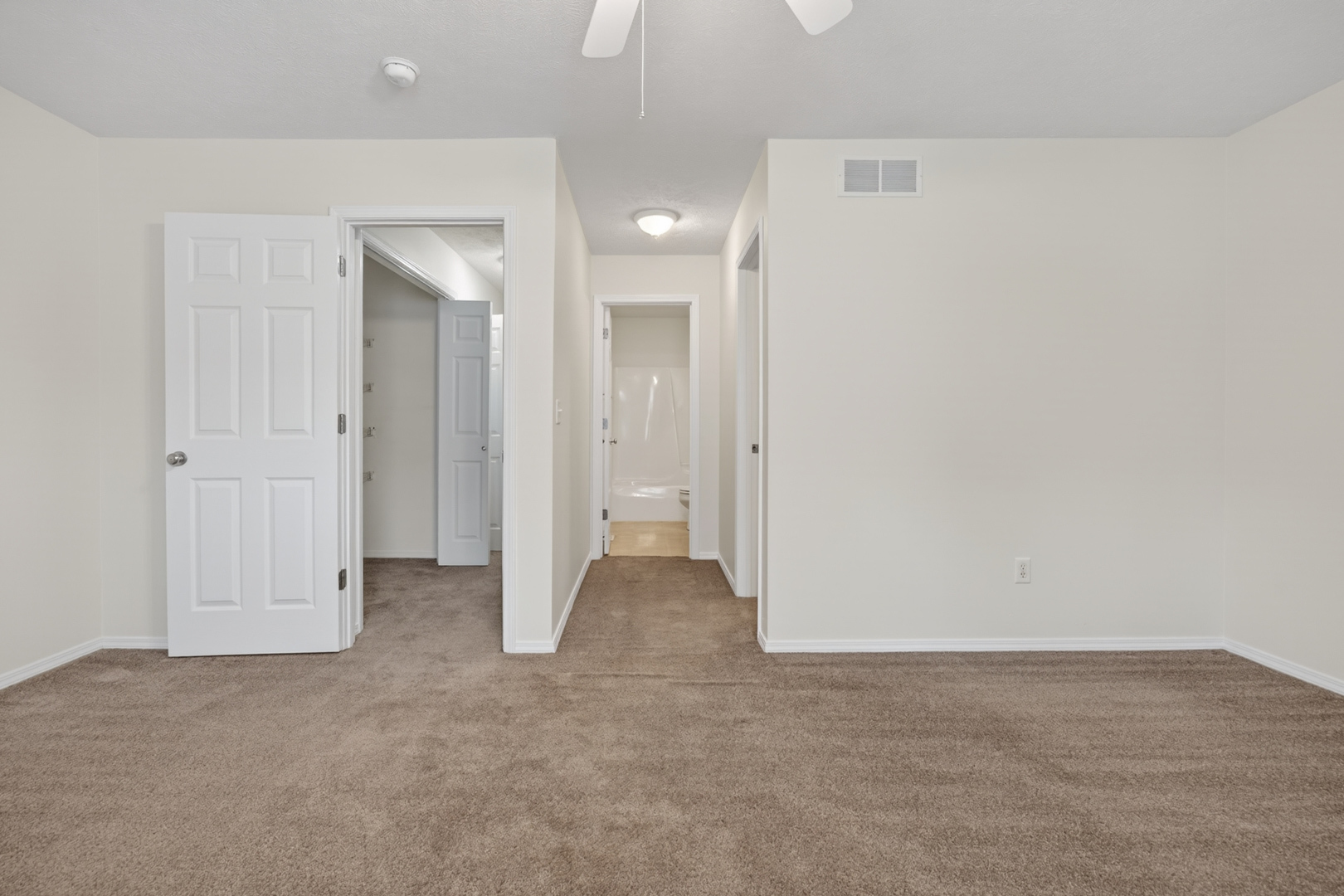 3 Ross Drive #6, Bloomington, IL 61701