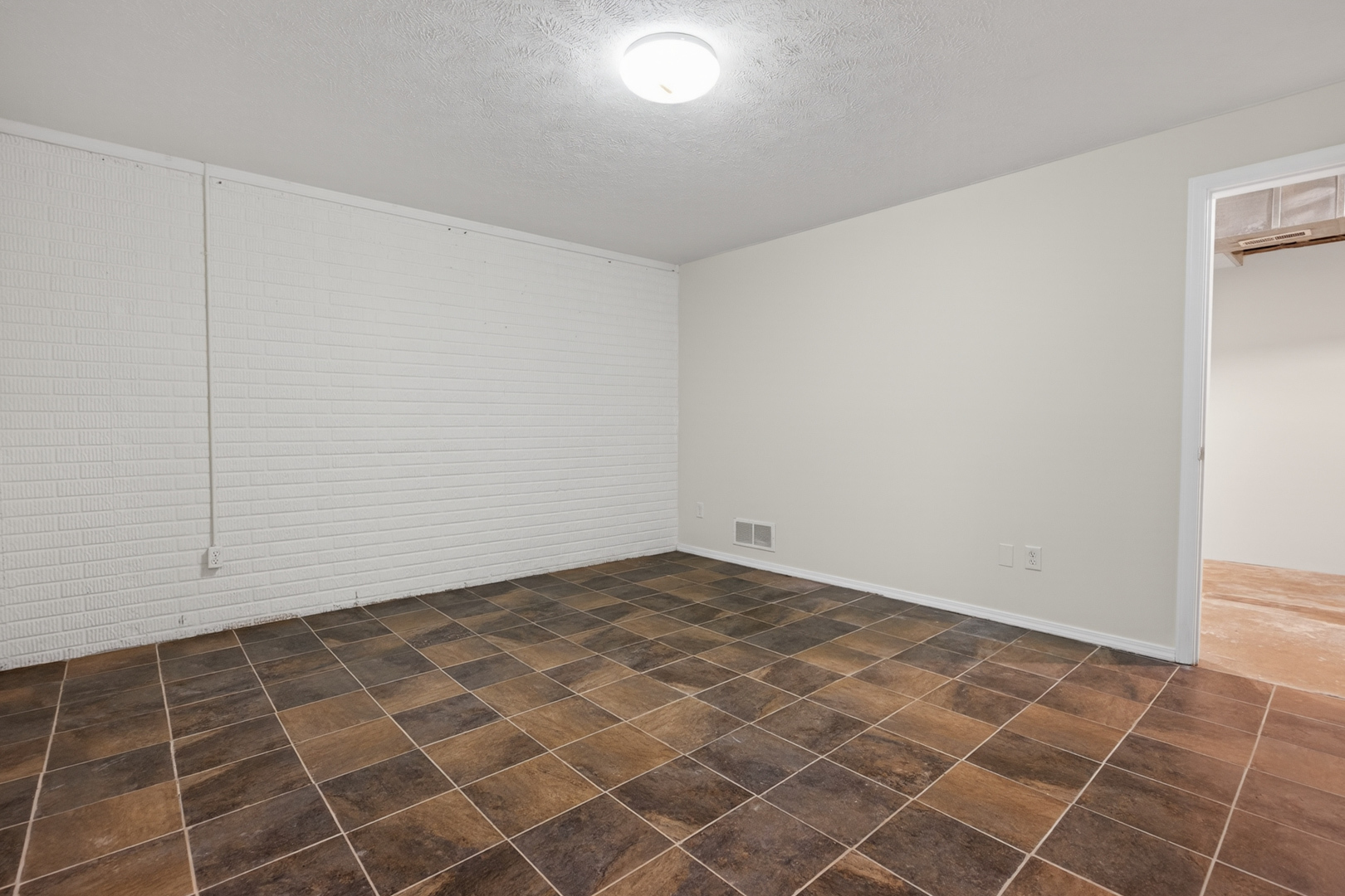 3 Ross Drive #6, Bloomington, IL 61701
