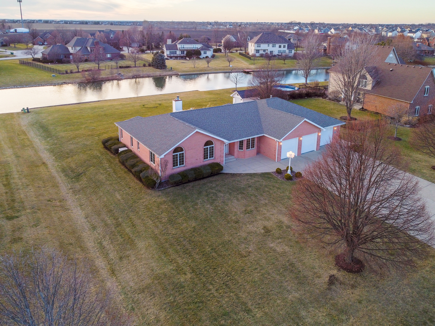 18816 S Chestnut Drive, Shorewood, IL 60404