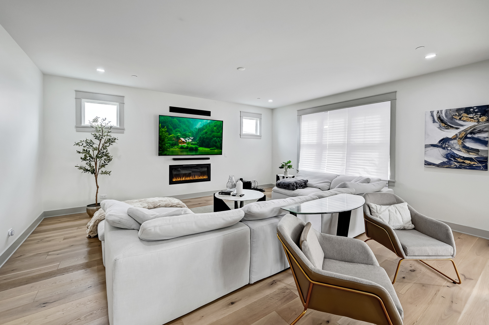 1205 RIDGE Road, Westmont, IL 60559