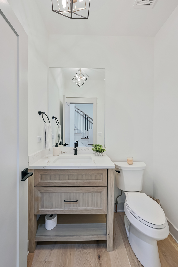 1205 RIDGE Road, Westmont, IL 60559