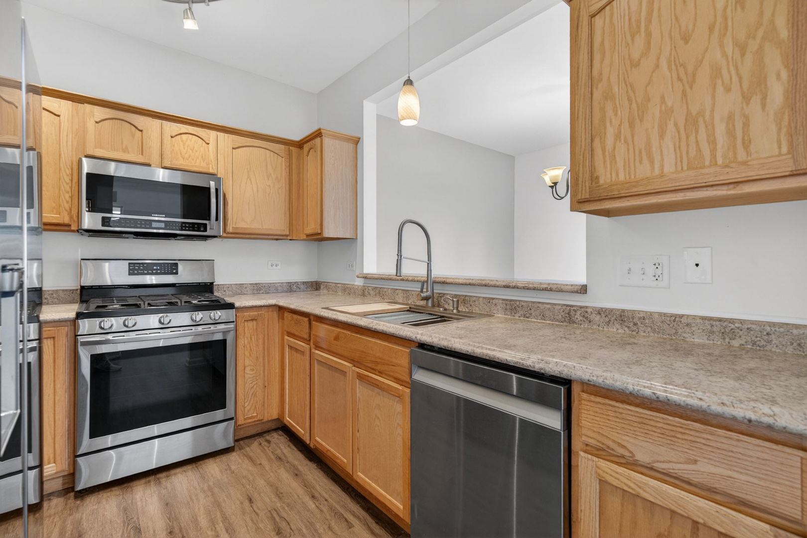 1120 Coneflower Court, Minooka, IL 60447