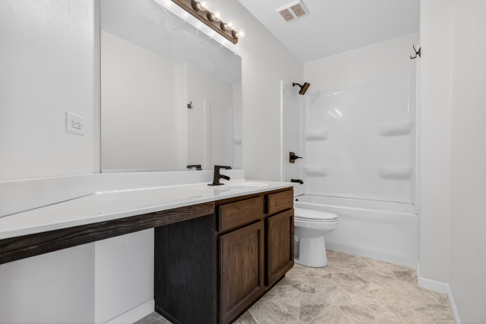 1120 Coneflower Court, Minooka, IL 60447