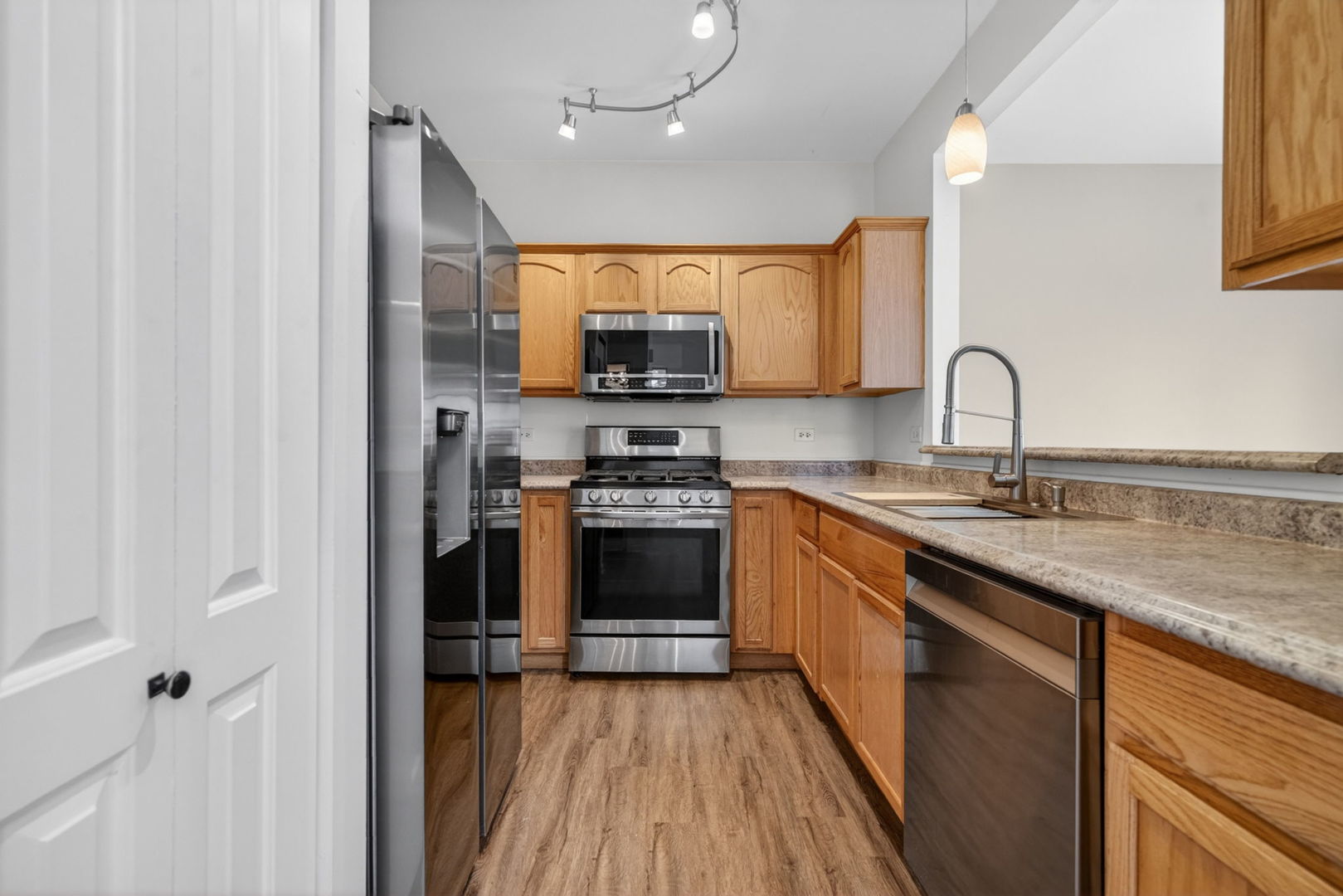 1120 Coneflower Court, Minooka, IL 60447