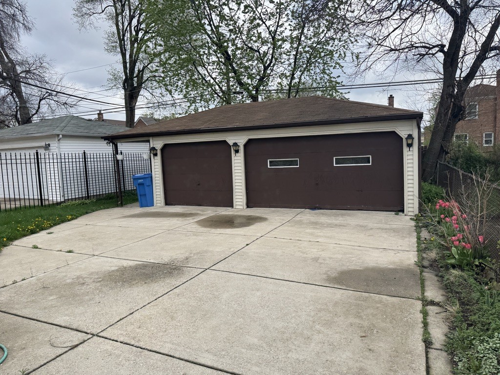 10835 S Peoria Street, Chicago, IL 60643