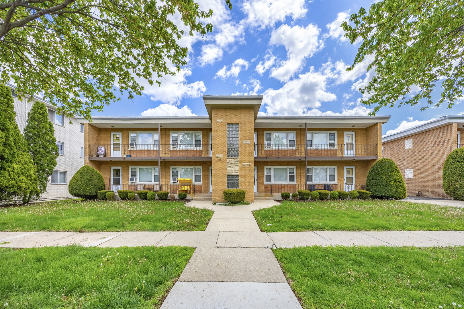 1243 Homestead Road, La Grange Park, IL 60525