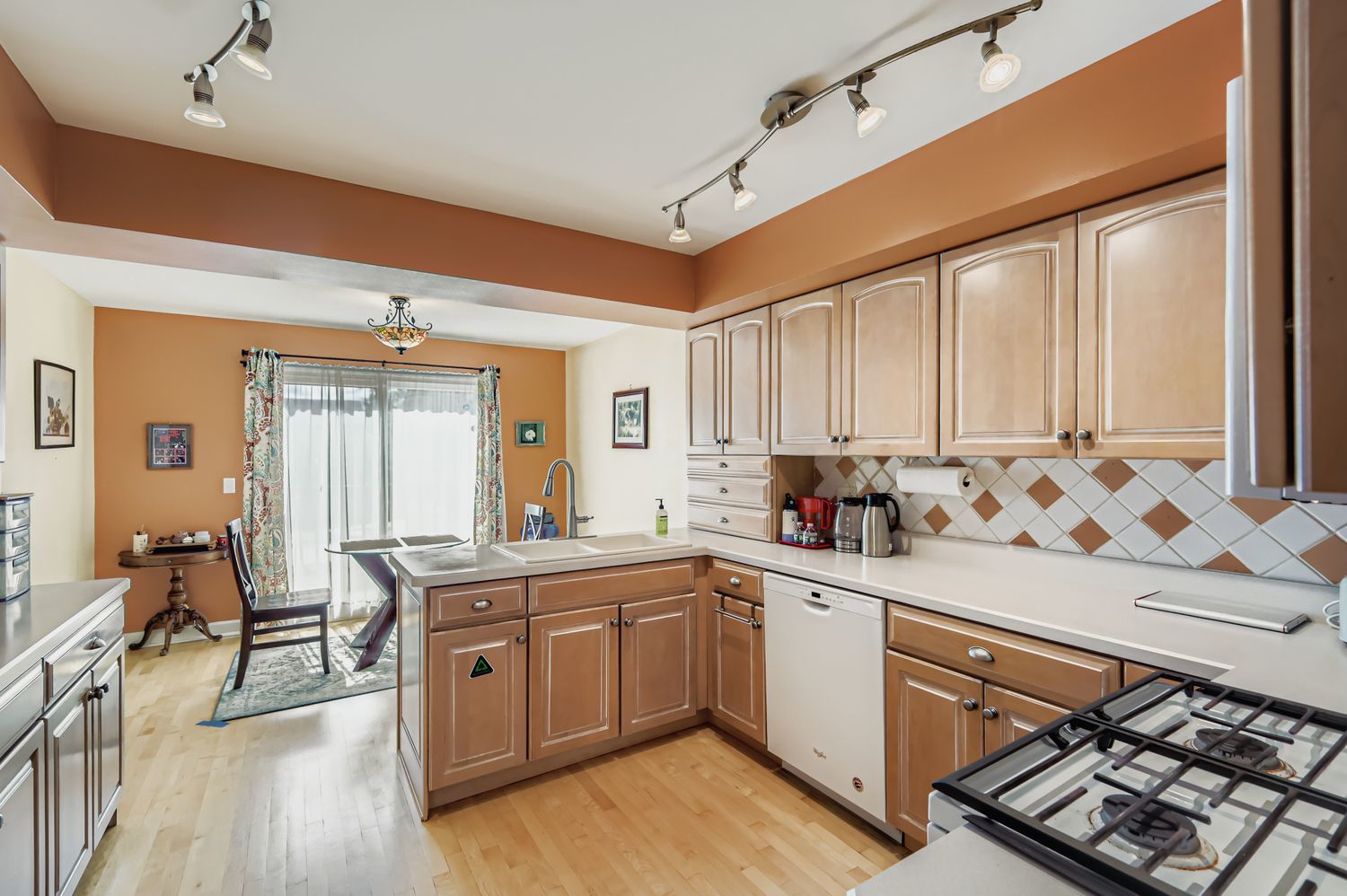 58 Portwine Road, Willowbrook, IL 60527