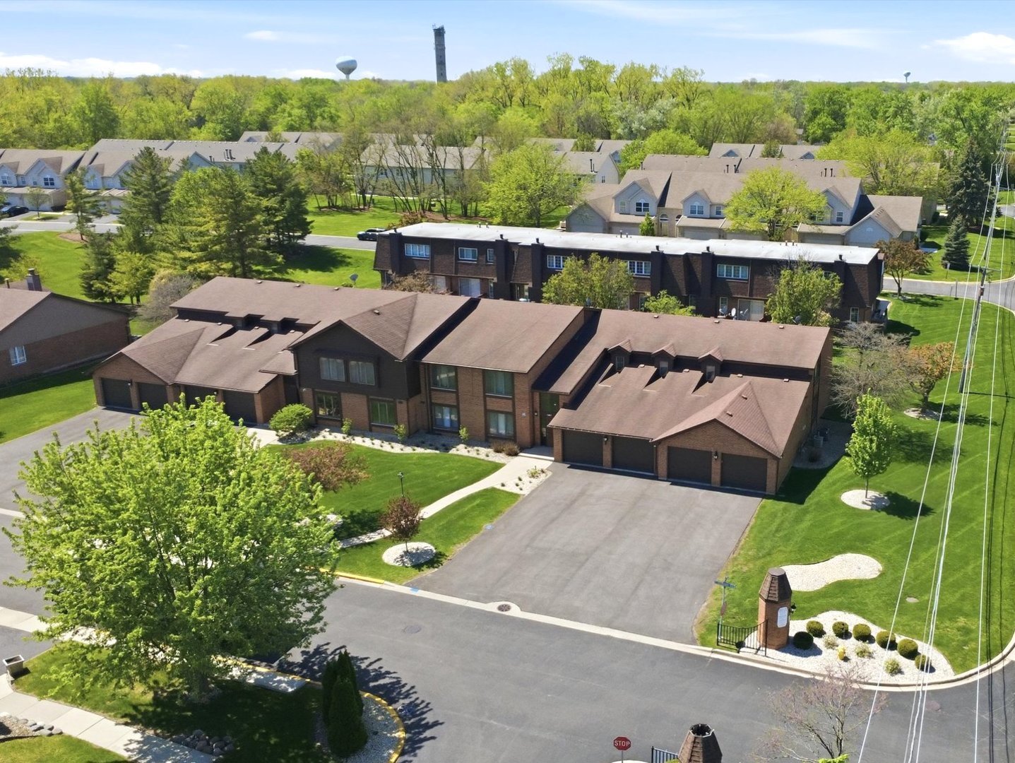 1402 WOODHOLLOW Drive #1A, Flossmoor, IL 60422