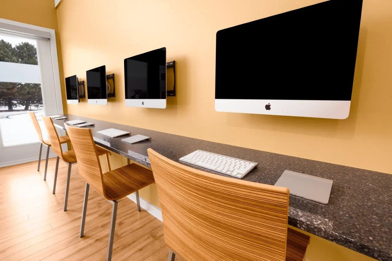 4109 Chesapeake Drive #3B, Aurora, IL 60504