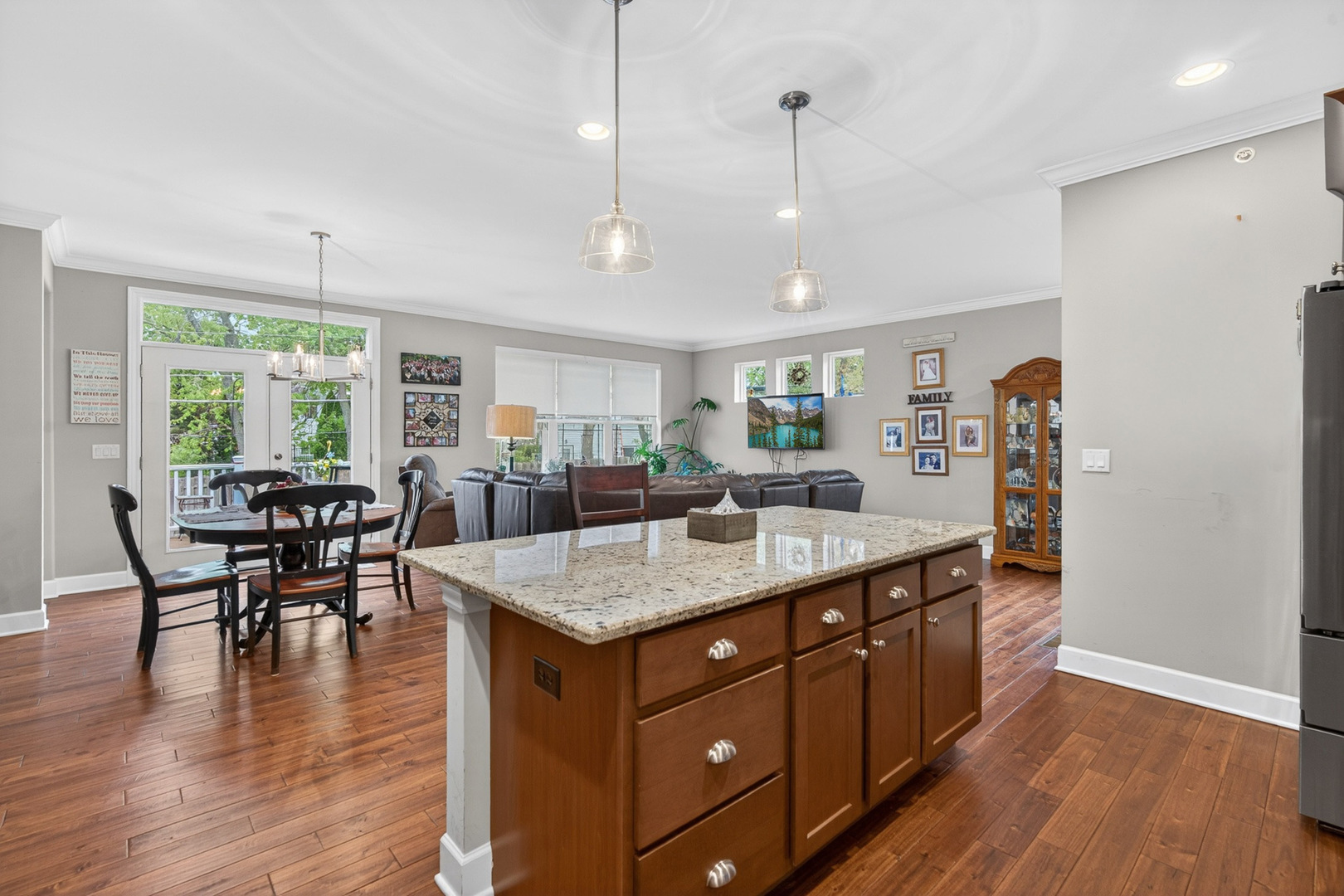 777 W Fairway Drive, Addison, IL 60101