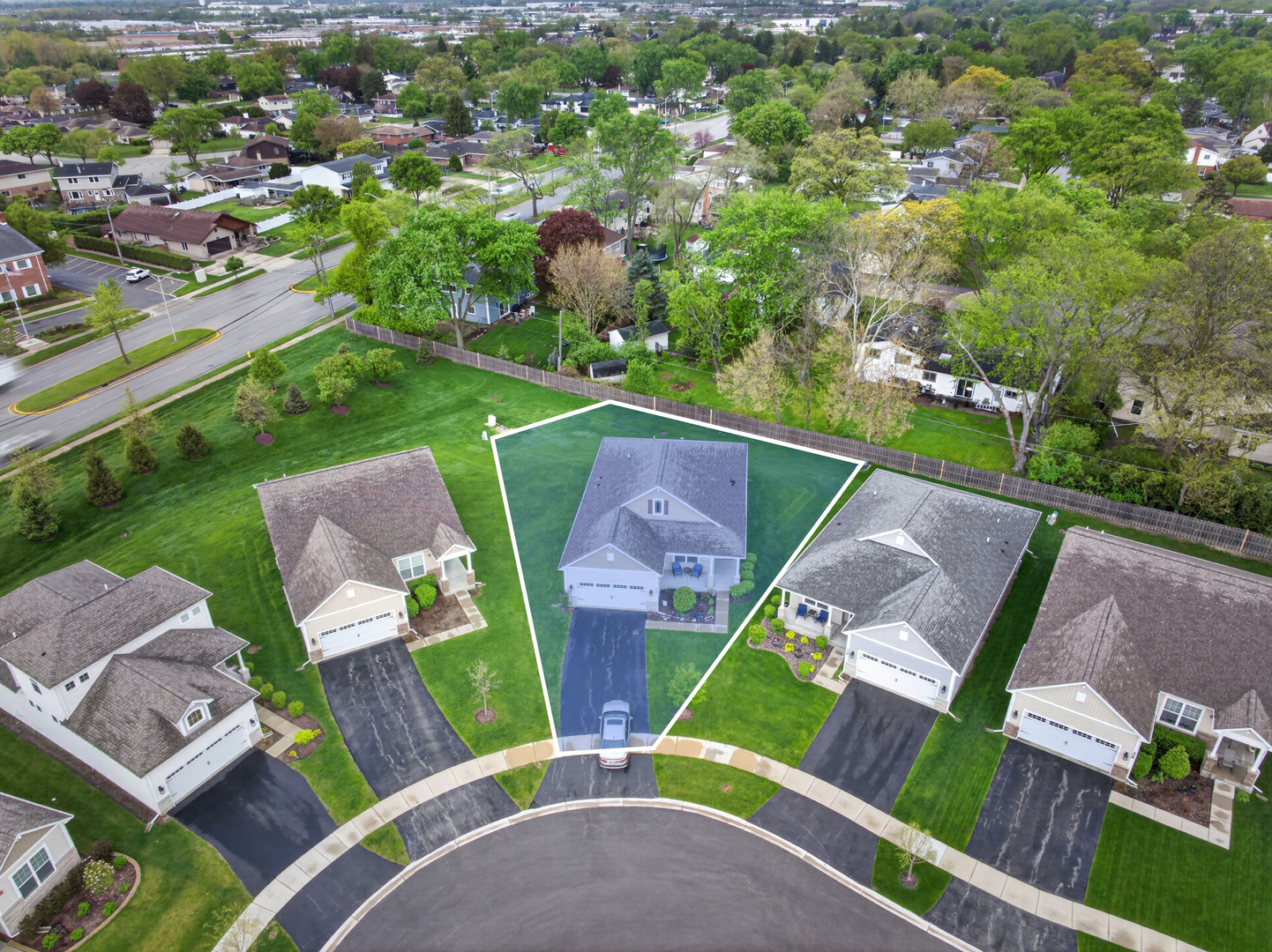 777 W Fairway Drive, Addison, IL 60101