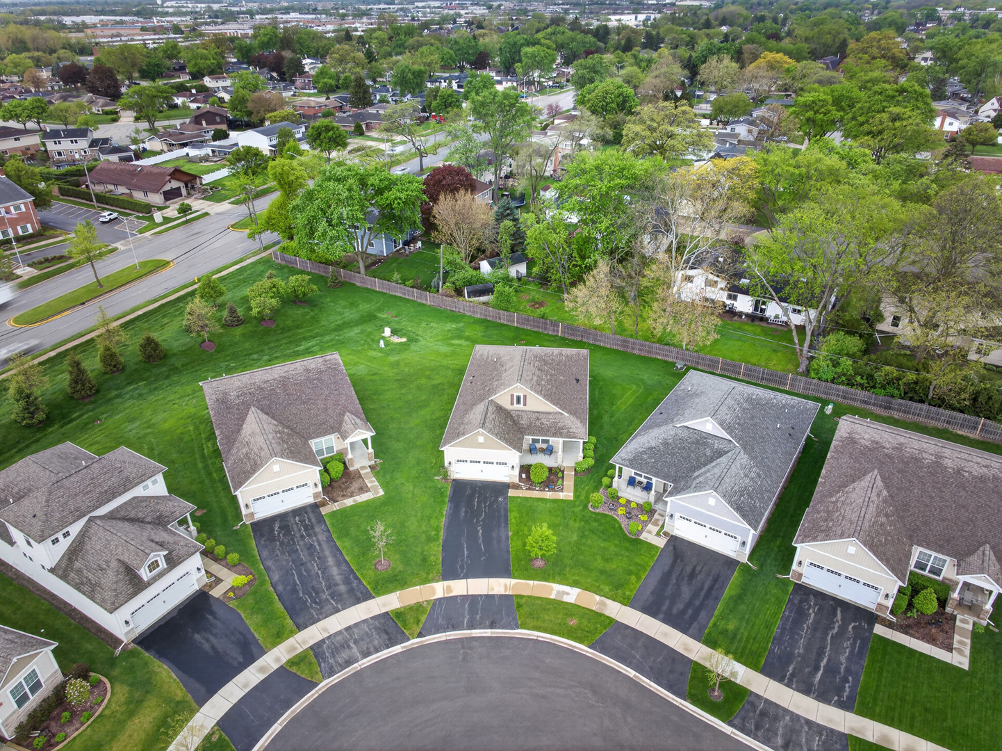 777 W Fairway Drive, Addison, IL 60101