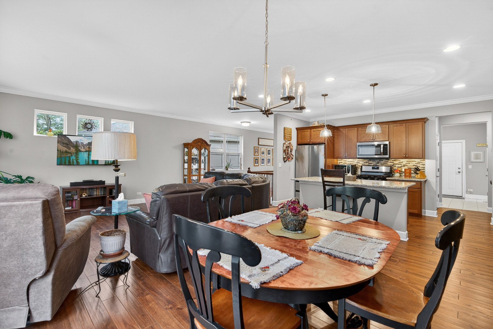 777 W Fairway Drive, Addison, IL 60101