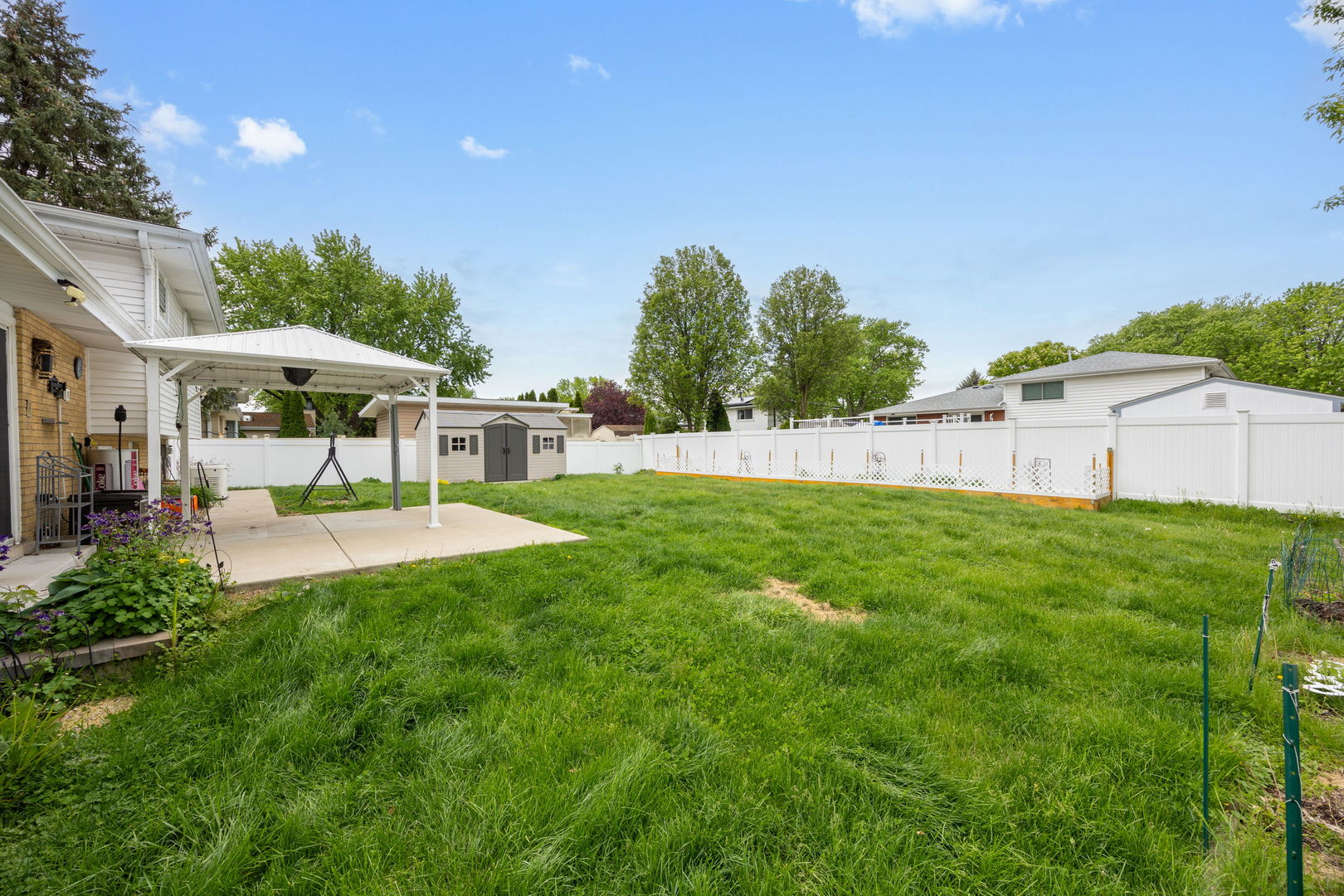 9S172 Cumnor Road, Downers Grove, IL 60516