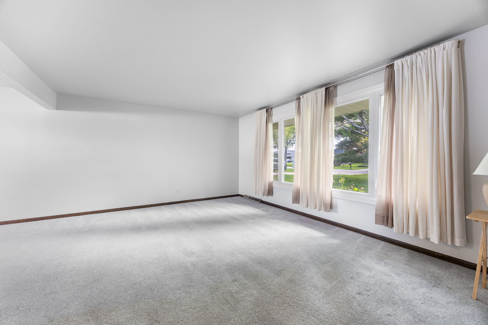 9S172 Cumnor Road, Downers Grove, IL 60516