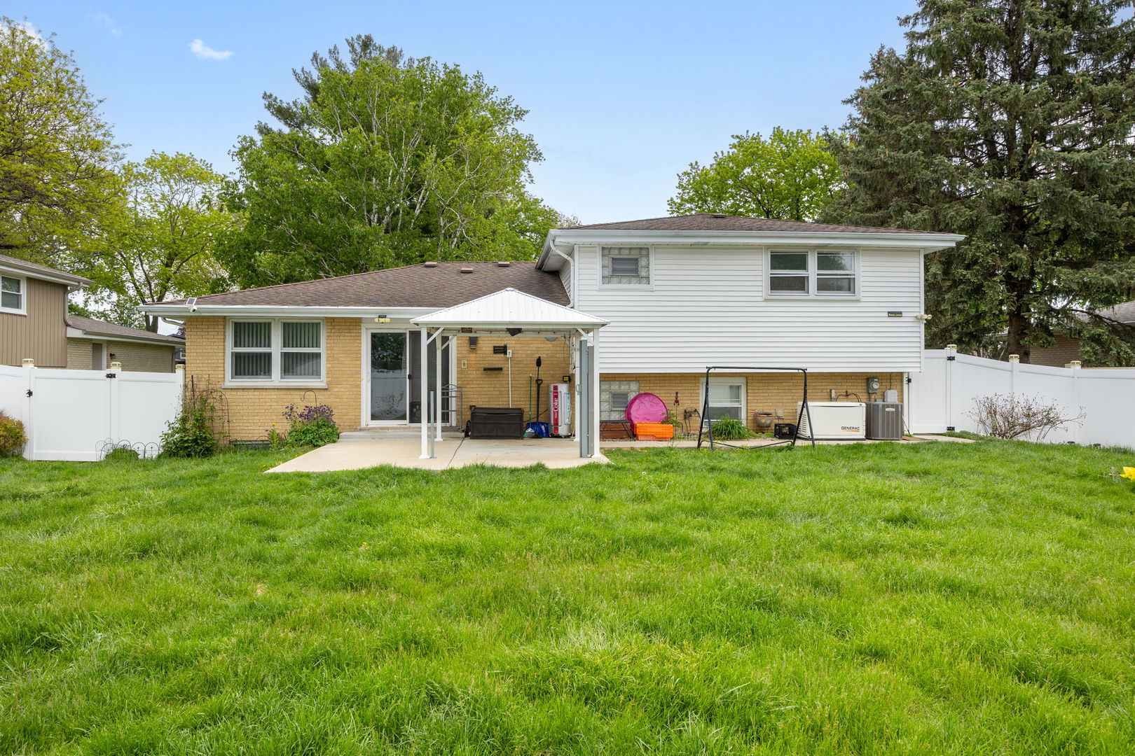 9S172 Cumnor Road, Downers Grove, IL 60516