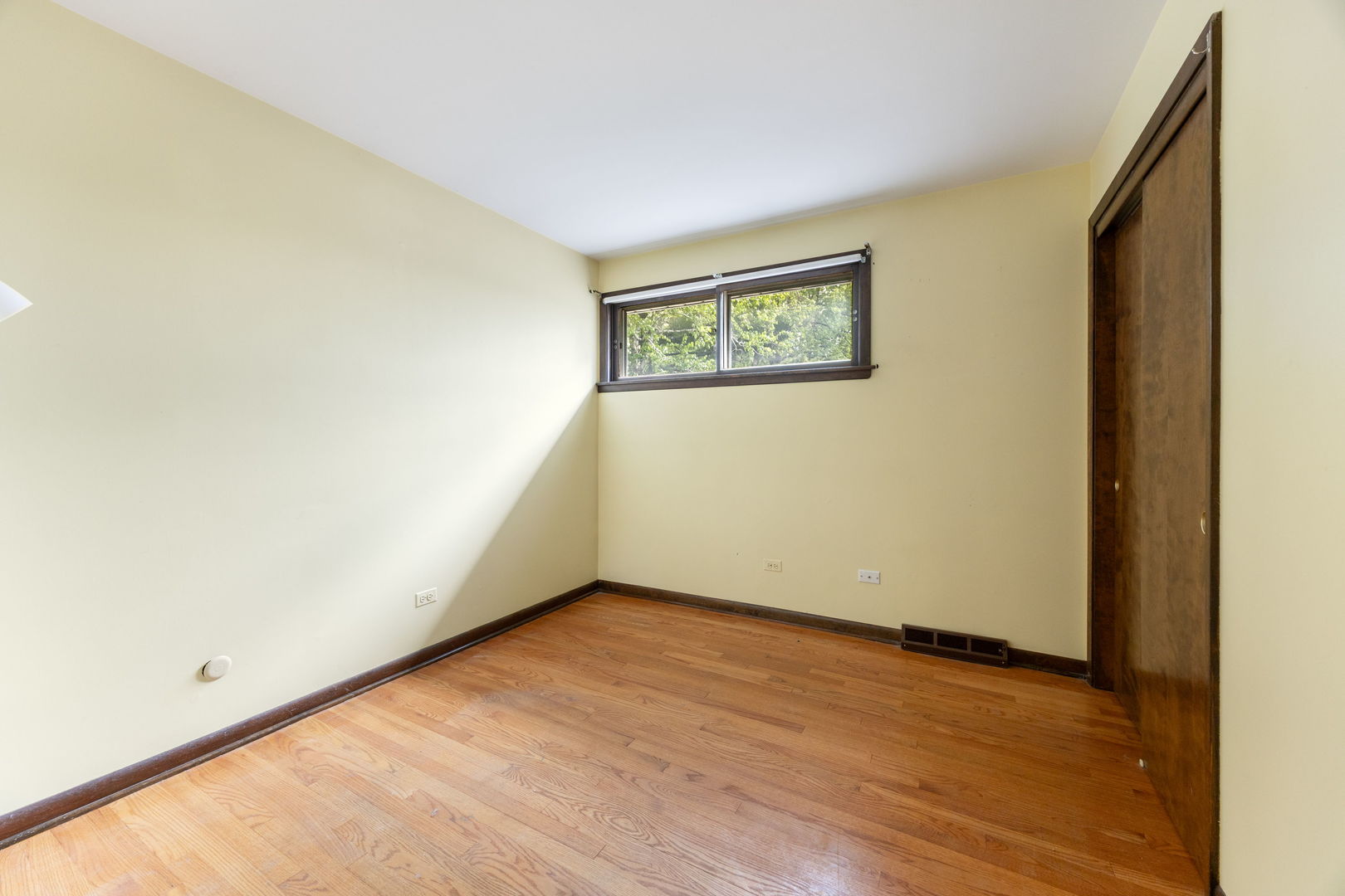 9S172 Cumnor Road, Downers Grove, IL 60516
