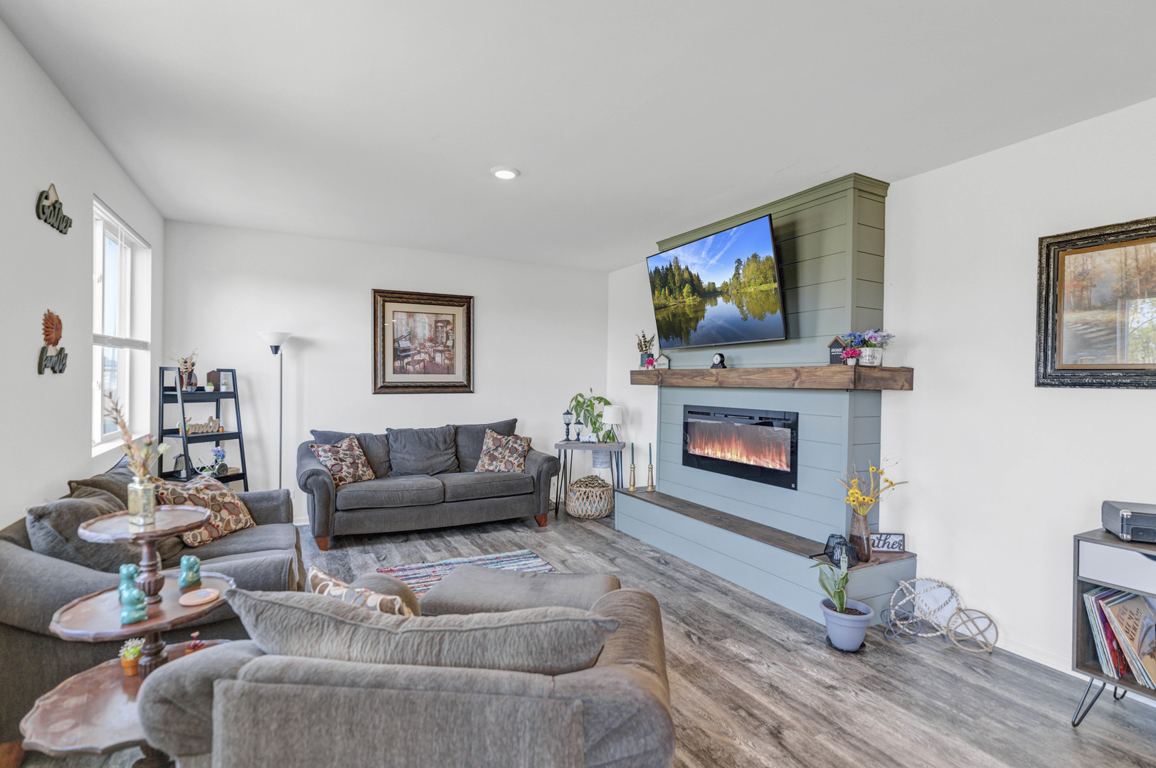 3797 Gardenia Drive, Elgin, IL 60124