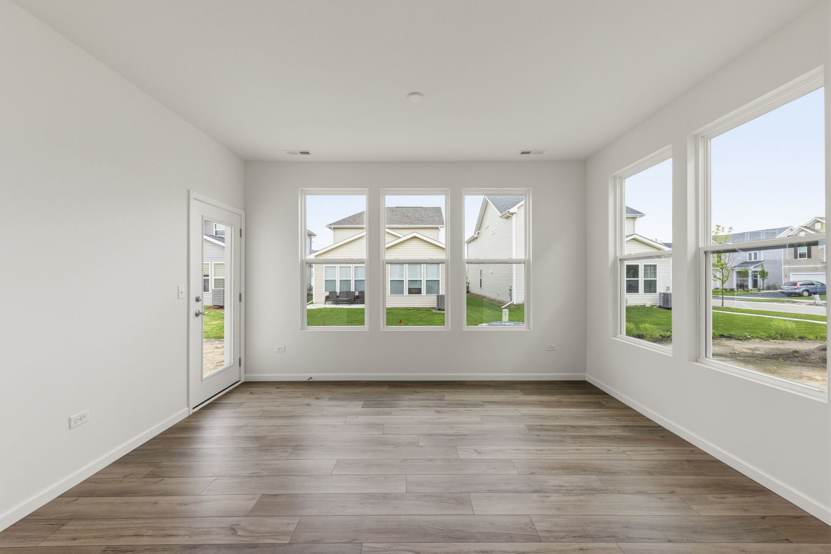 2680 Lawlor Lane, Naperville, IL 60564