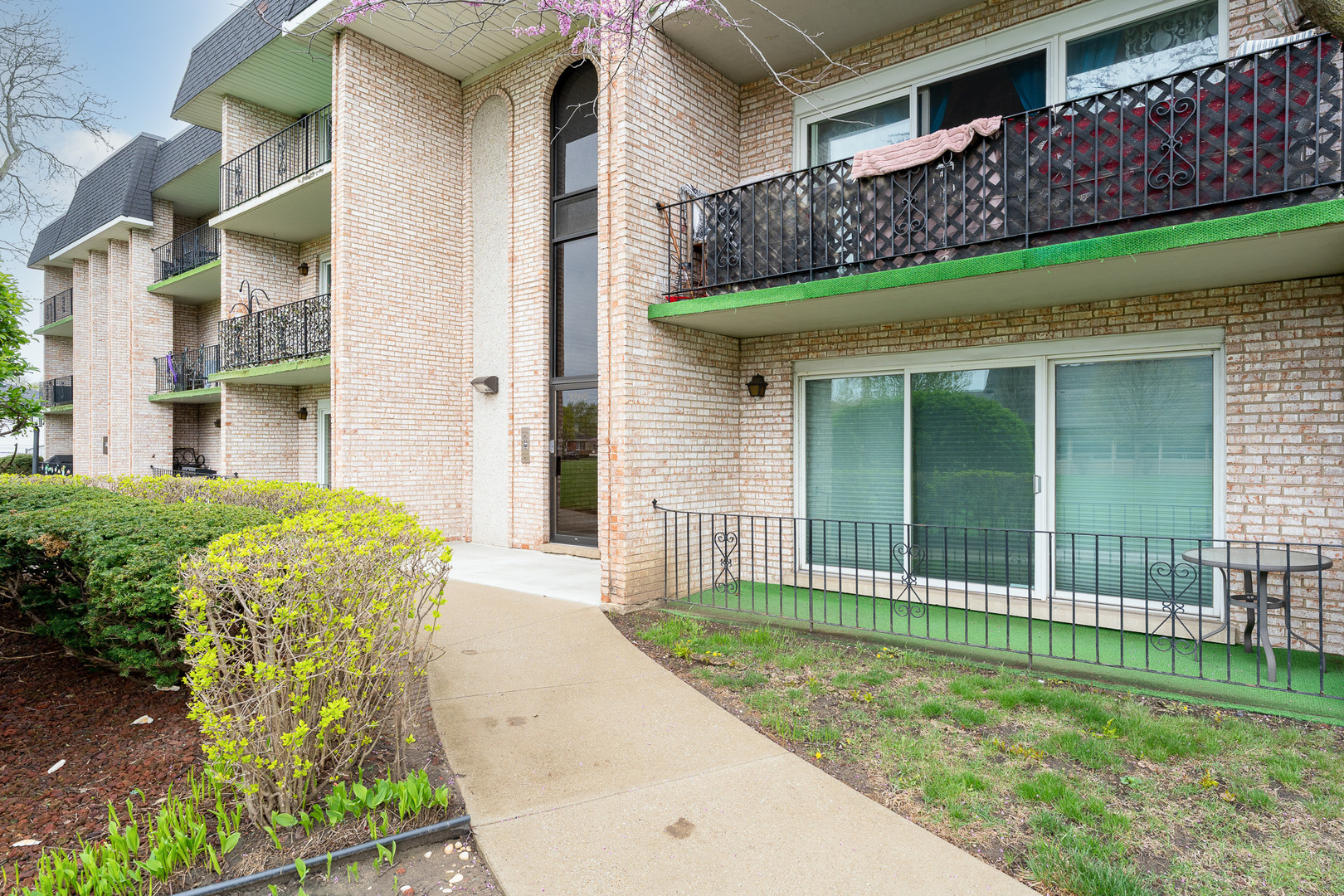 9202 S Pulaski Road #1E, Oak Lawn, IL 60453