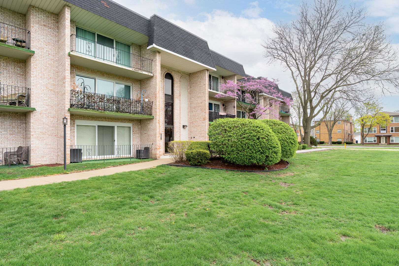 9202 S Pulaski Road #1E, Oak Lawn, IL 60453