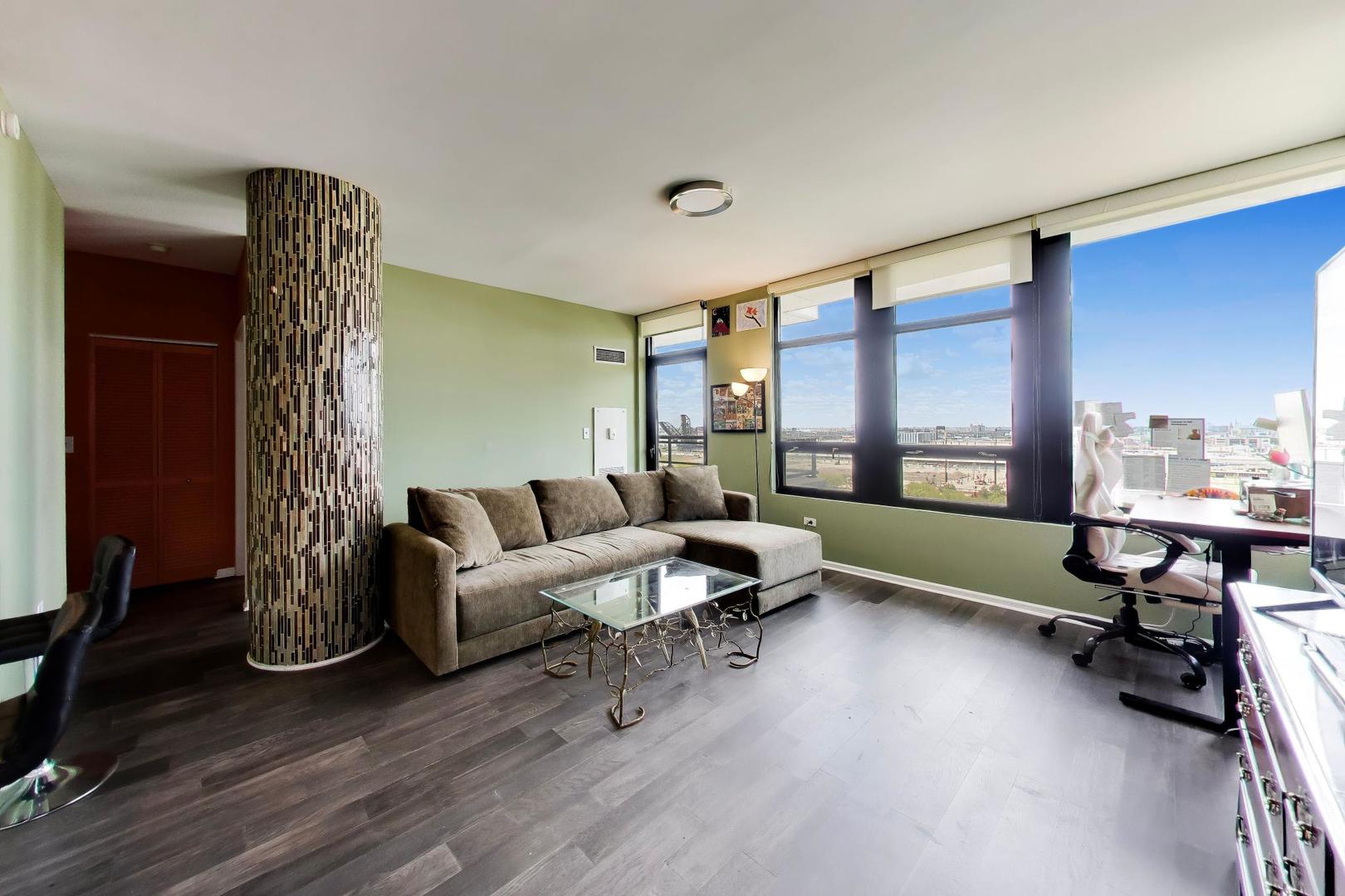 1255 S State Street #1302, Chicago, IL 60605