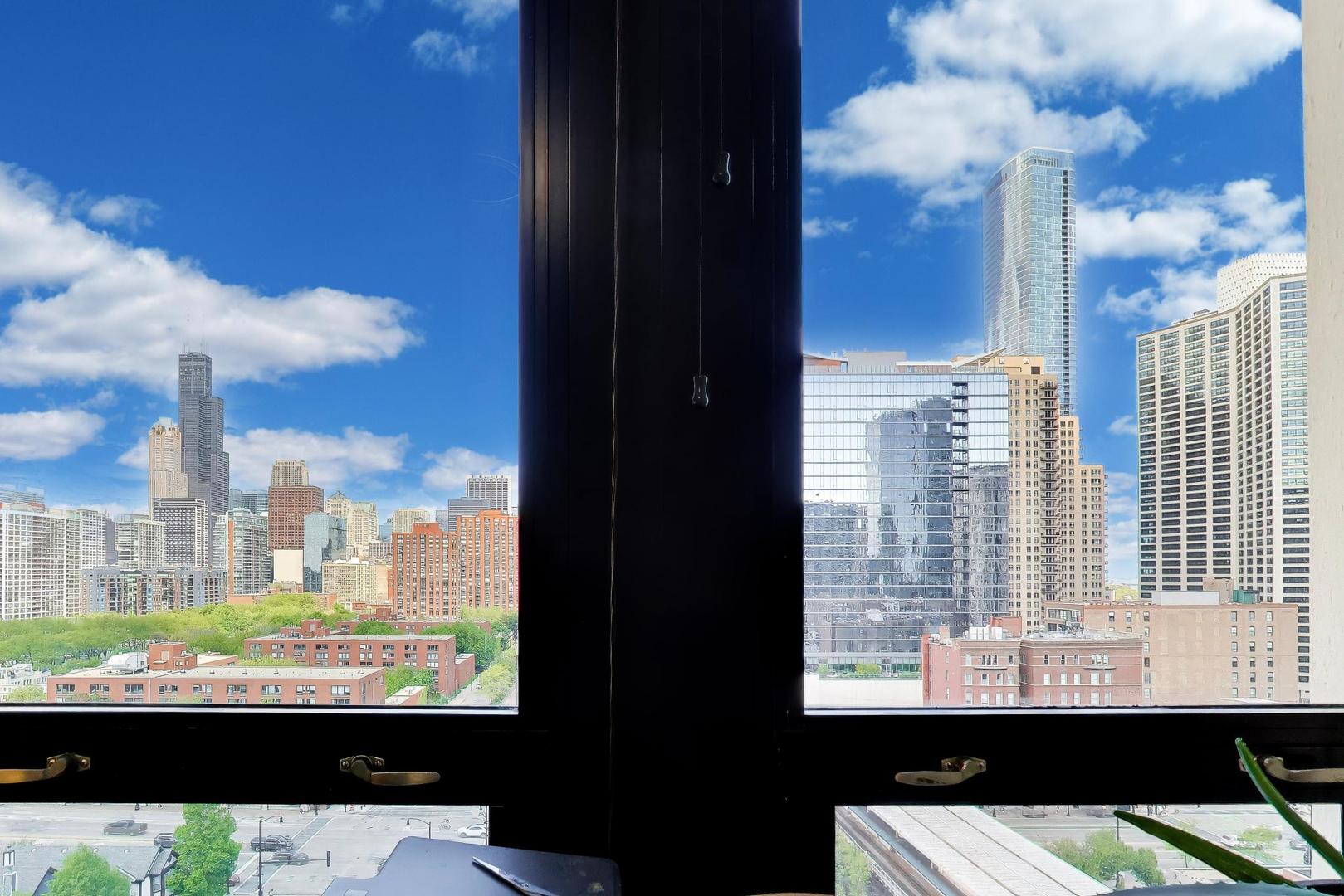 1255 S State Street #1302, Chicago, IL 60605