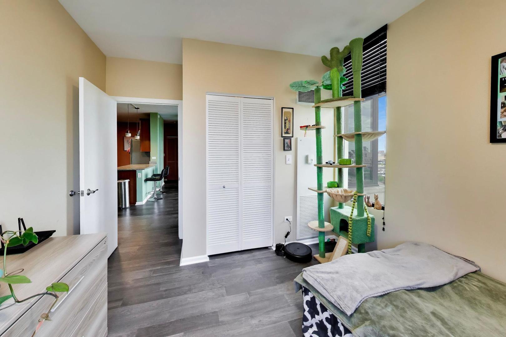 1255 S State Street #1302, Chicago, IL 60605