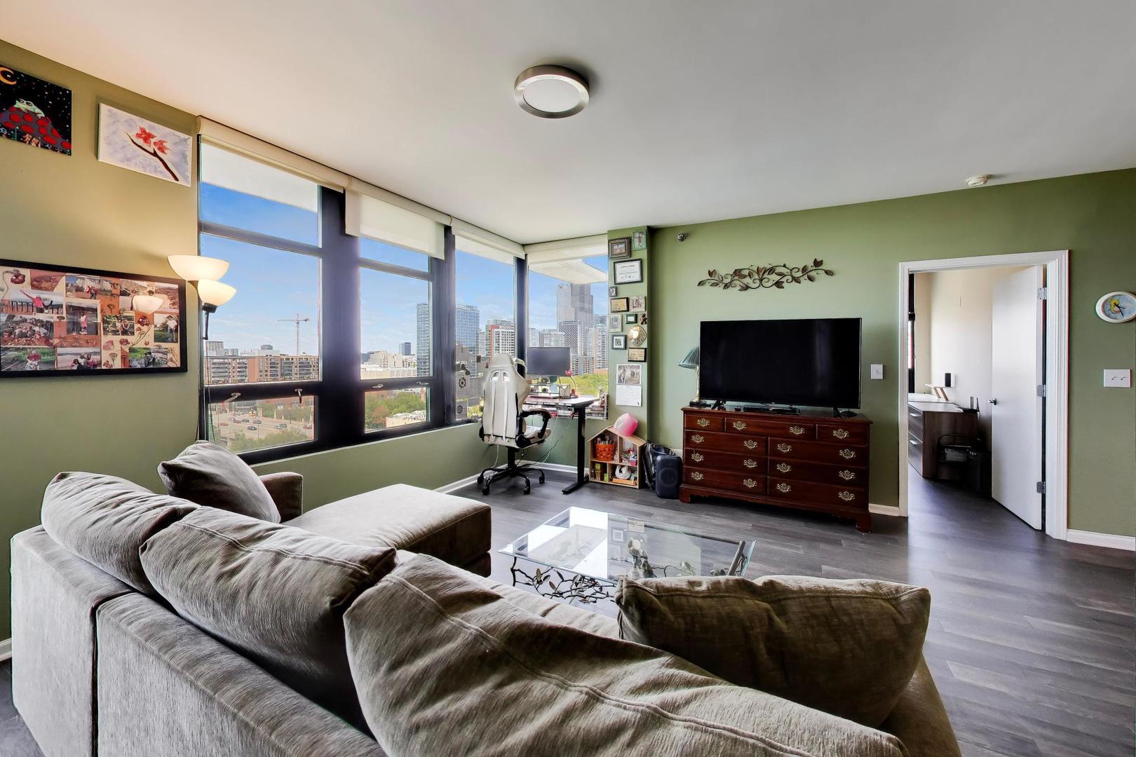 1255 S State Street #1302, Chicago, IL 60605