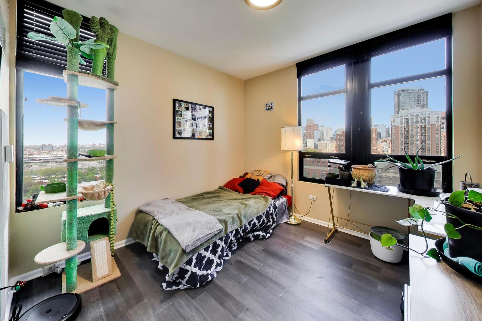1255 S State Street #1302, Chicago, IL 60605