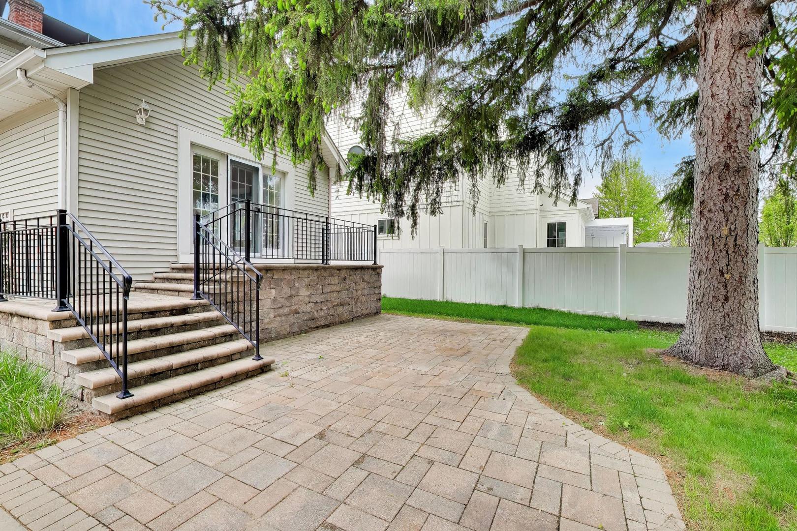 171 E Cayuga Avenue, Elmhurst, IL 60126