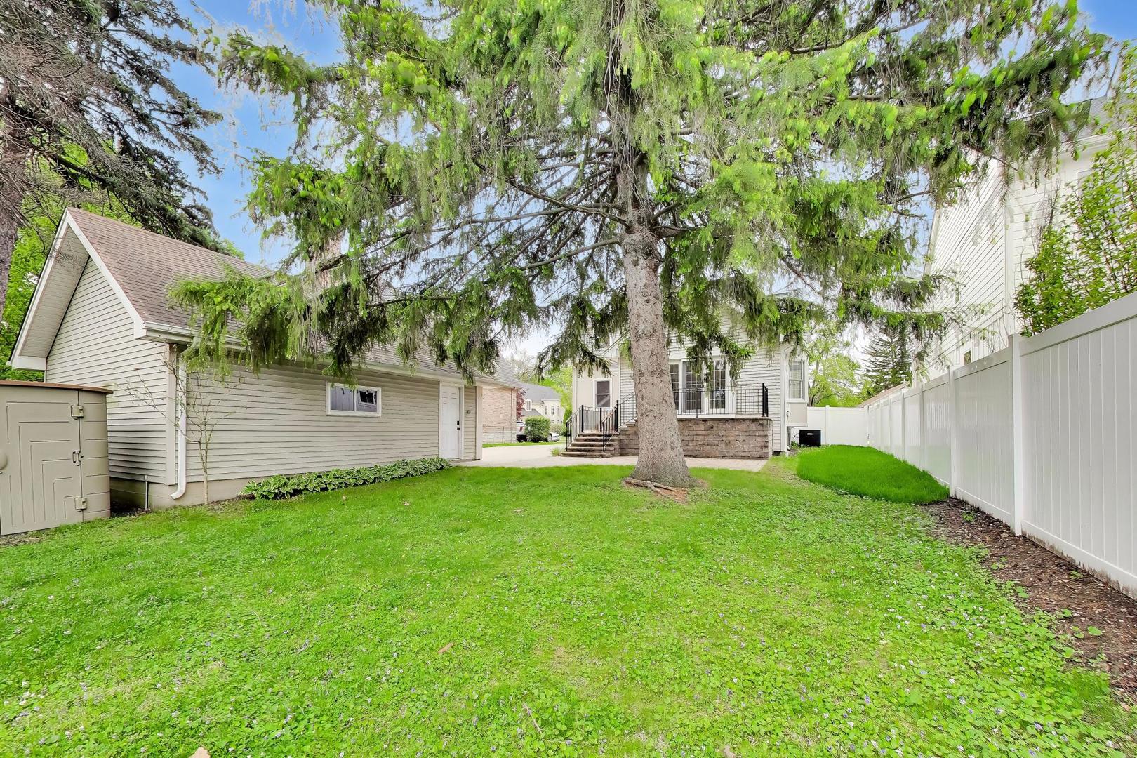171 E Cayuga Avenue, Elmhurst, IL 60126