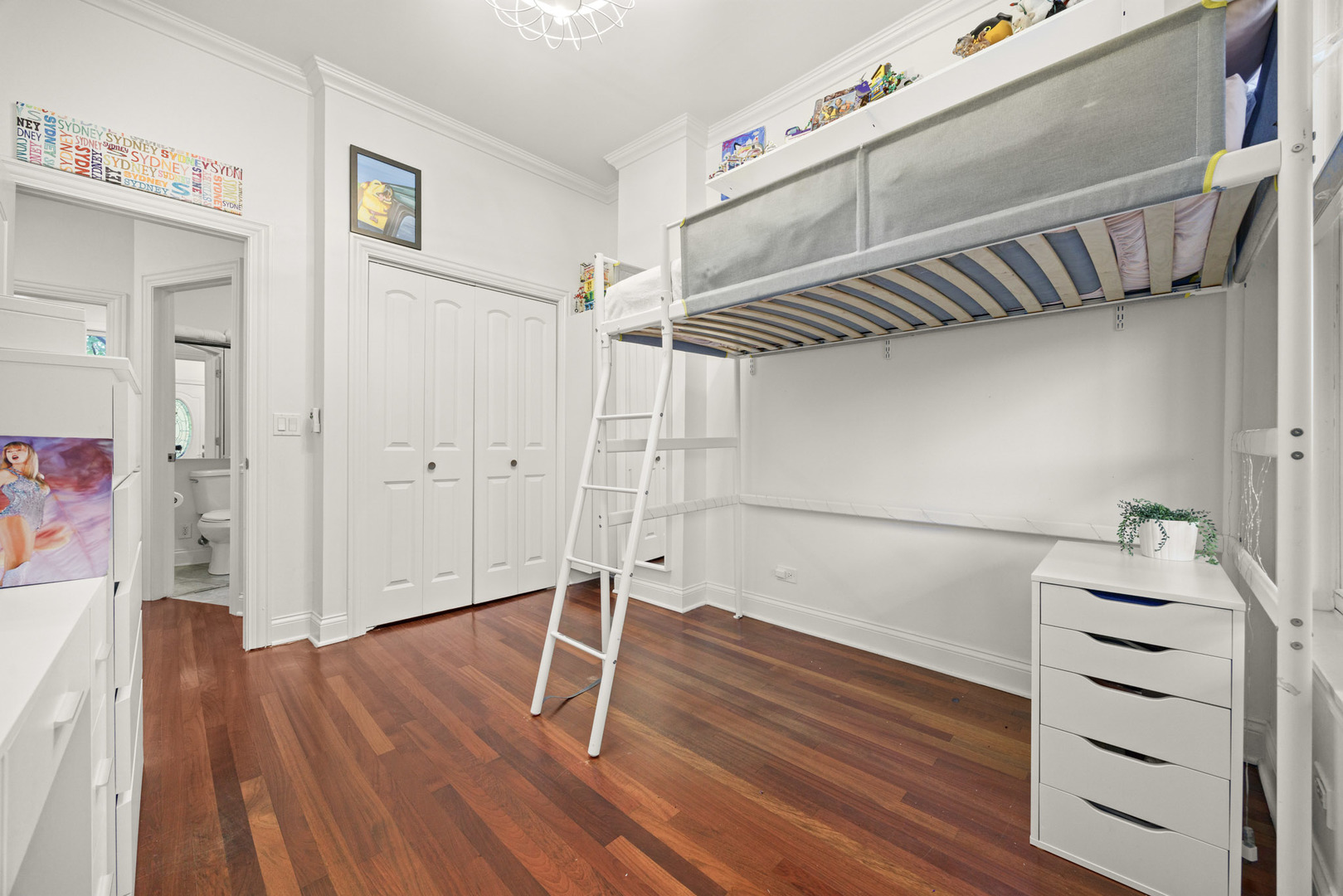 2142 W Bowler Street, Chicago, IL 60612