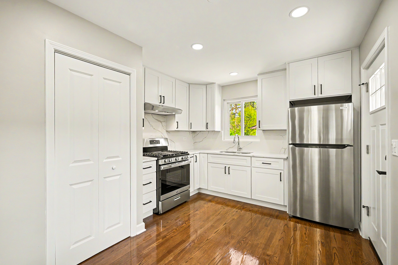 507 N Kenilworth Avenue, Glen Ellyn, IL 60137