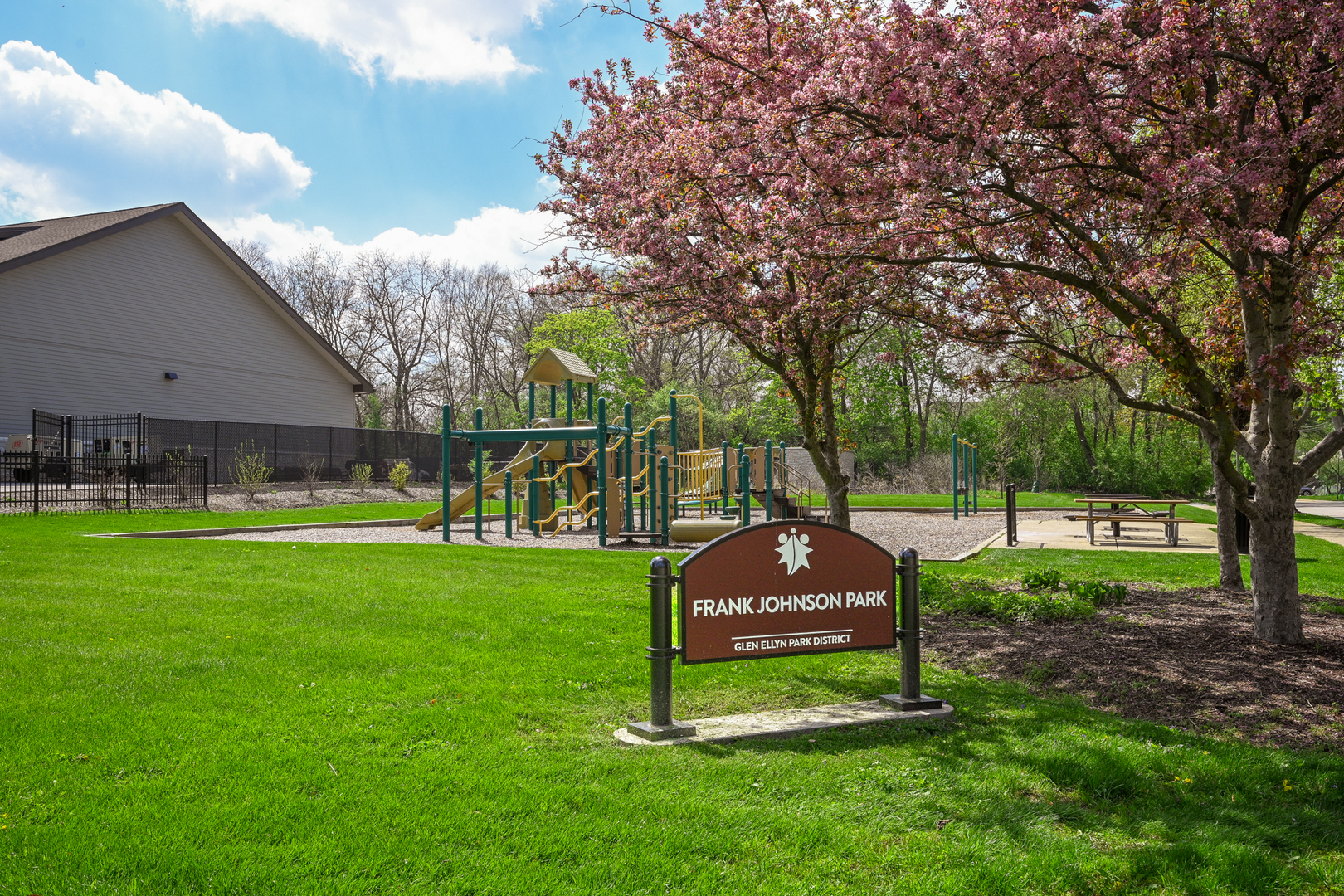 507 N Kenilworth Avenue, Glen Ellyn, IL 60137