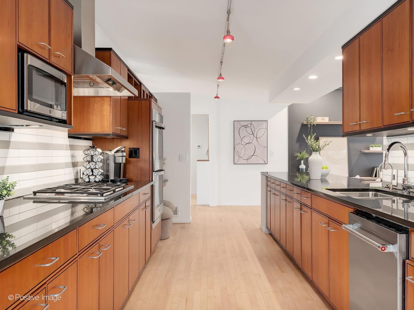 4557 Woodland Avenue, Western Springs, IL 60558