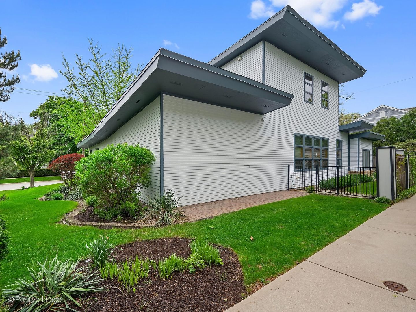 4557 Woodland Avenue, Western Springs, IL 60558