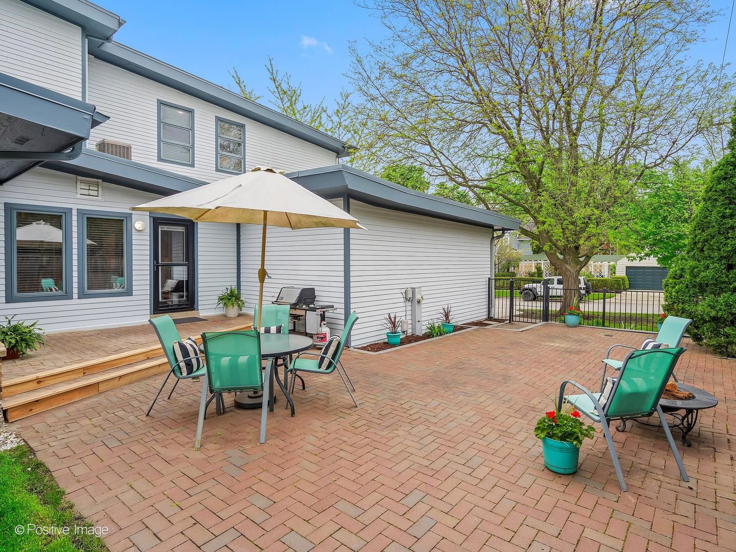 4557 Woodland Avenue, Western Springs, IL 60558